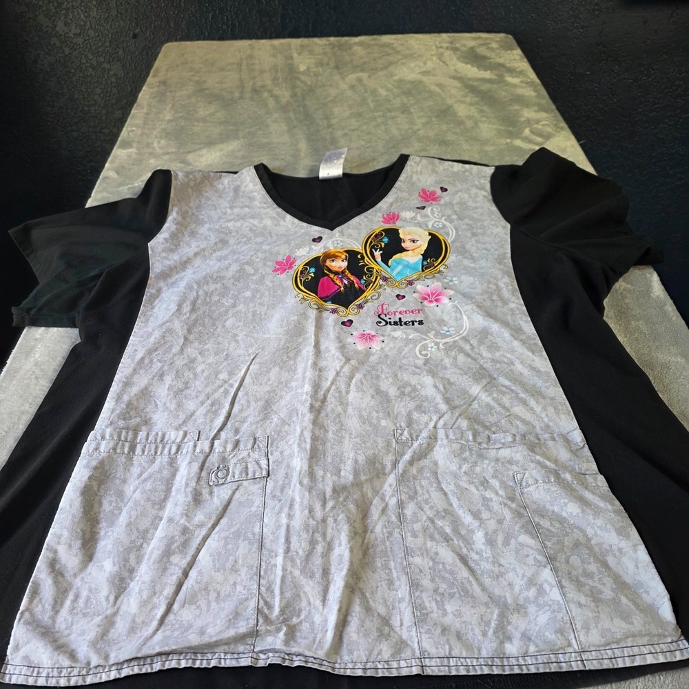 Disney Women Scrub Top Sz 2X  Black Graphic Print Frozen Elsa Anna Short Sleeve